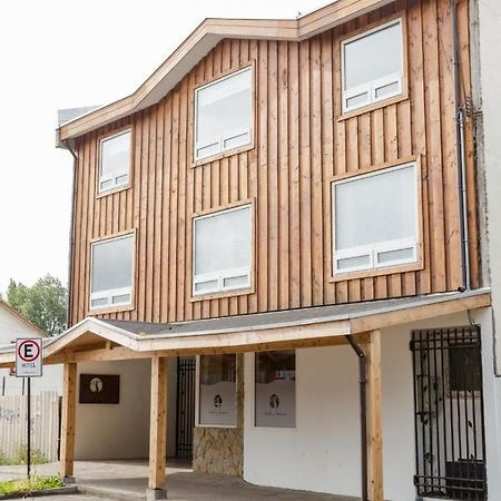 Huellas Y Senderos Hotel Coyhaique Exterior photo
